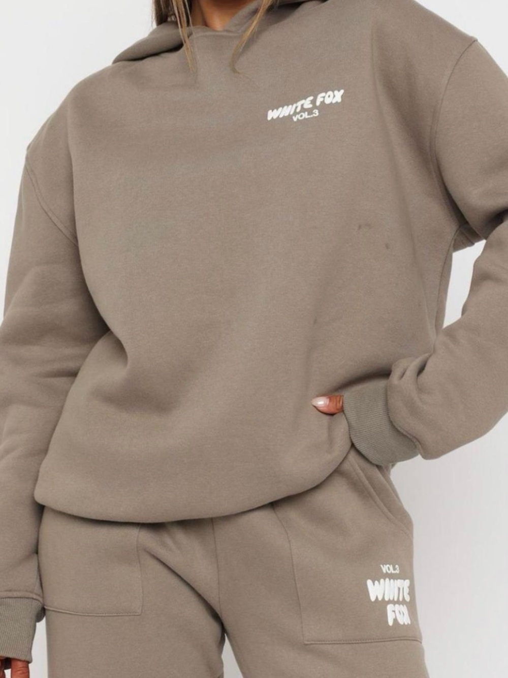 White Fox Women’s sweatpants (pants only)in Taupe
